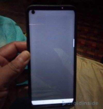 realme 6 layar screen bleeding